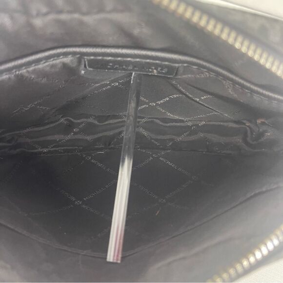Michael Kors Chain Crossbody With Matching Wallet Silver Black Metallic Logo - Picture 6 of 12